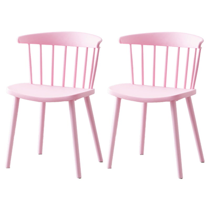 Silla de comedor de plástico con acabado mate de silla lateral con respaldo de listones para el hogar escandinavo