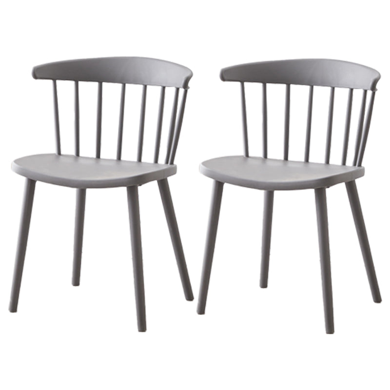 Silla de comedor de plástico con acabado mate de silla lateral con respaldo de listones para el hogar escandinavo
