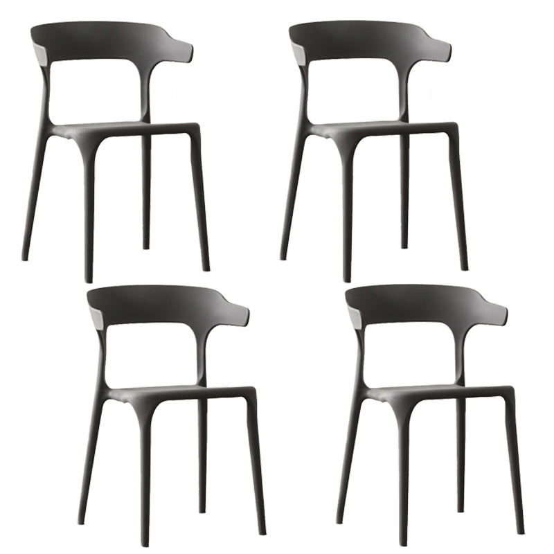 Silla lateral apilable de plástico escandinavo con respaldo abierto y acabado mate