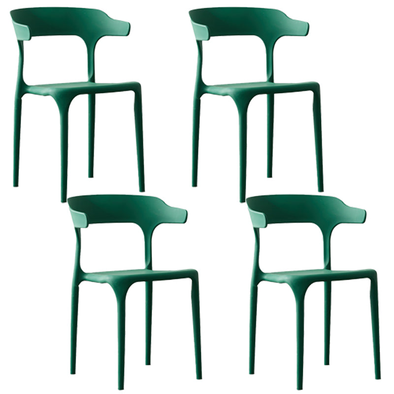 Silla lateral apilable de plástico escandinavo con respaldo abierto y acabado mate