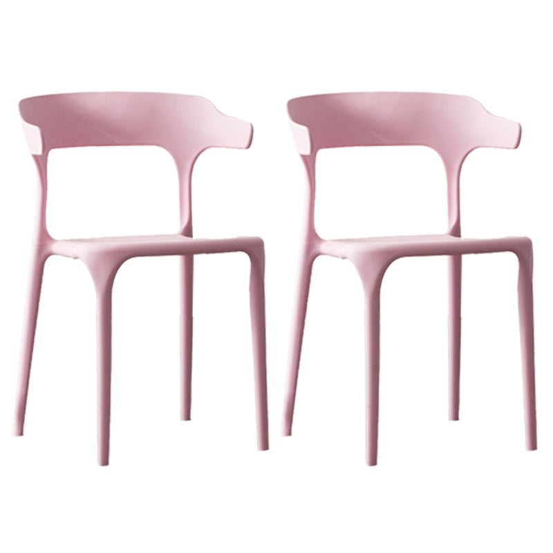 Silla lateral apilable de plástico escandinavo con respaldo abierto y acabado mate