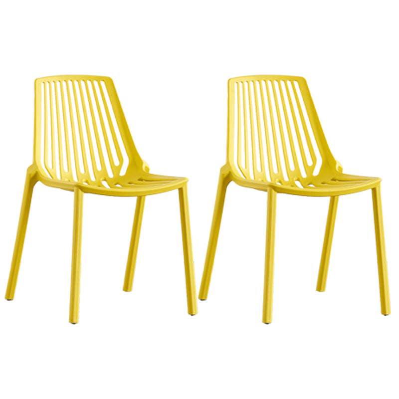 Chaise latérale en plastique contemporaine de restaurant finition mate chaise de salle à manger arrière à lattes