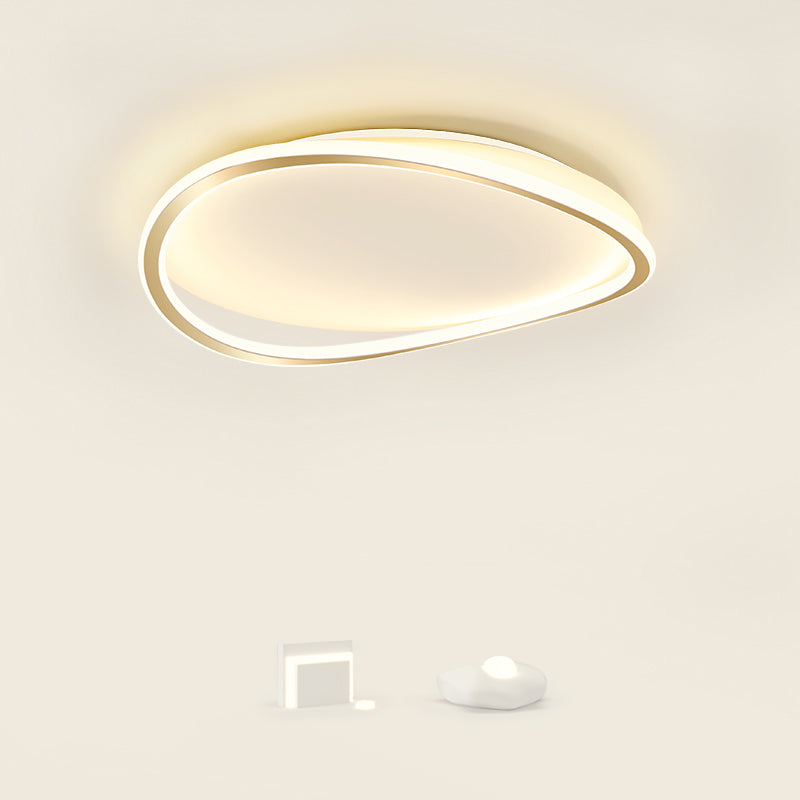 Plafonnier LED en acrylique doré, montage encastré linéaire en fer de simplicité moderne pour chambre à coucher
