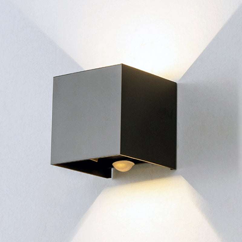 Moderne Stil quadratische Wandleuchte Leuchte Metall 2 Leuchten Wandmontierte Beleuchtung