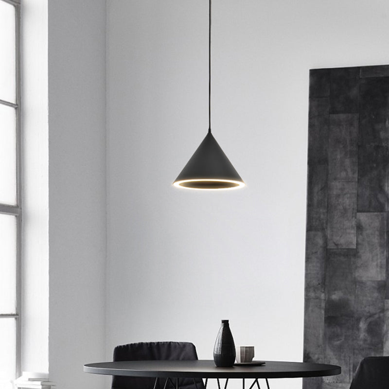 Nordic moderne suspendu au plafond Cône Fer 1-Light Pendant Light pour chambre à coucher