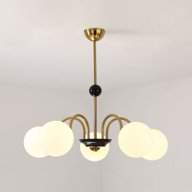 Luminaires de lustre en métal.