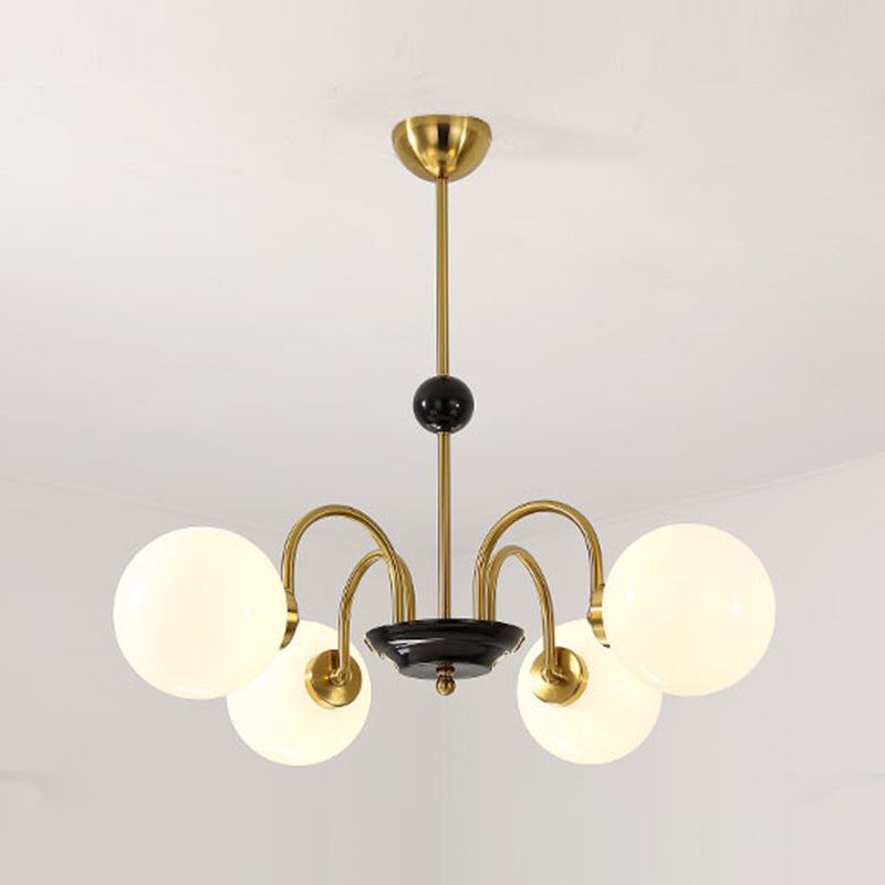 Luminaires de lustre en métal.