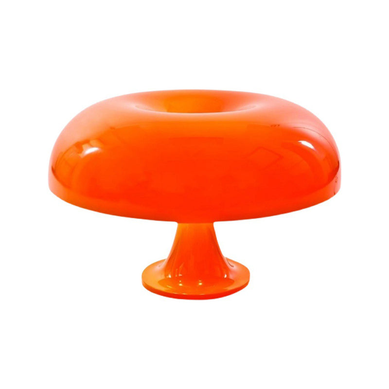 Lampada da tavolo colorata di macaron in stile nordico studia la scrivania della stanza per bambini