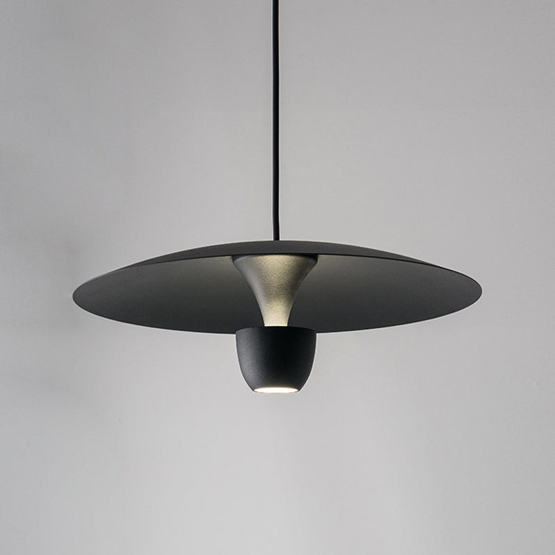 Nordic Flying Soucoucer Éclairage pendentif en métal LED Hanging Light