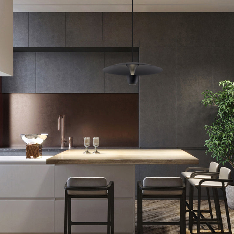 Nordic Flying Soucoucer Éclairage pendentif en métal LED Hanging Light