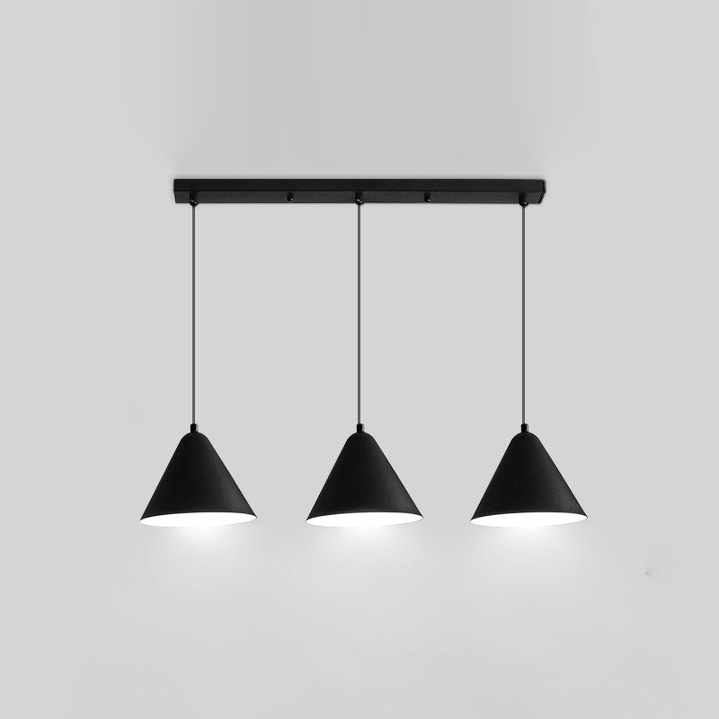 3 lumières Nordic Pendante Lighting Conical Drop Laut avec de l'ombre en métal pour salle à manger