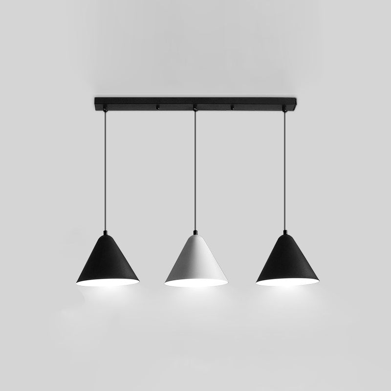 3 lumières Nordic Pendante Lighting Conical Drop Laut avec de l'ombre en métal pour salle à manger