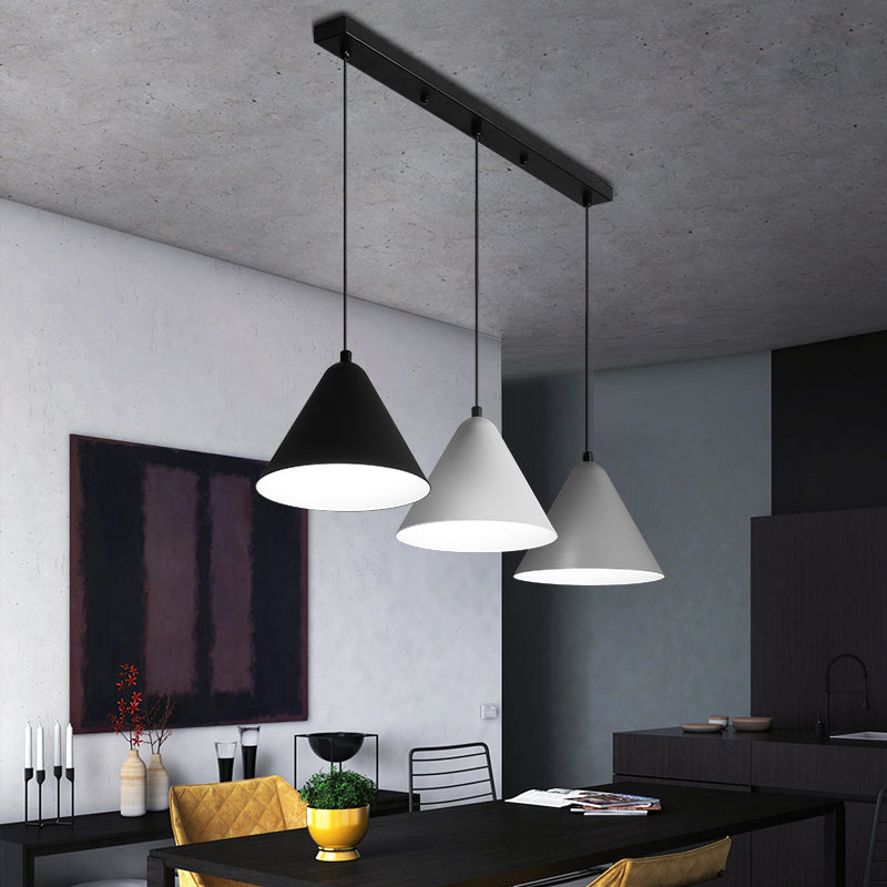 3 lumières Nordic Pendante Lighting Conical Drop Laut avec de l'ombre en métal pour salle à manger