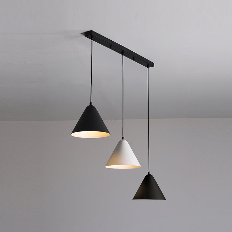 3 lumières Nordic Pendante Lighting Conical Drop Laut avec de l'ombre en métal pour salle à manger