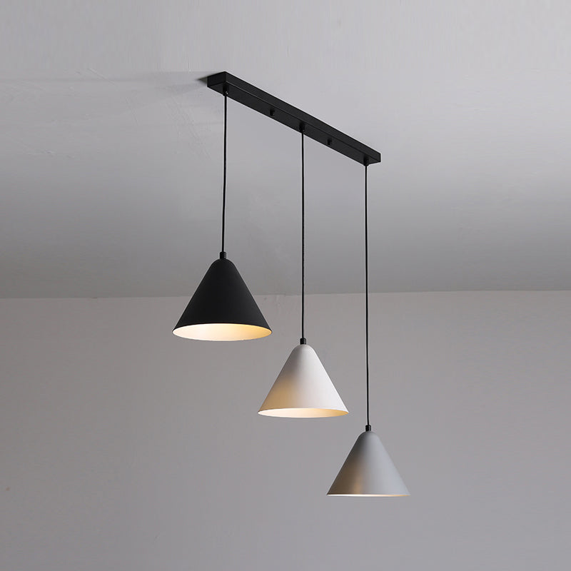 3 lumières Nordic Pendante Lighting Conical Drop Laut avec de l'ombre en métal pour salle à manger