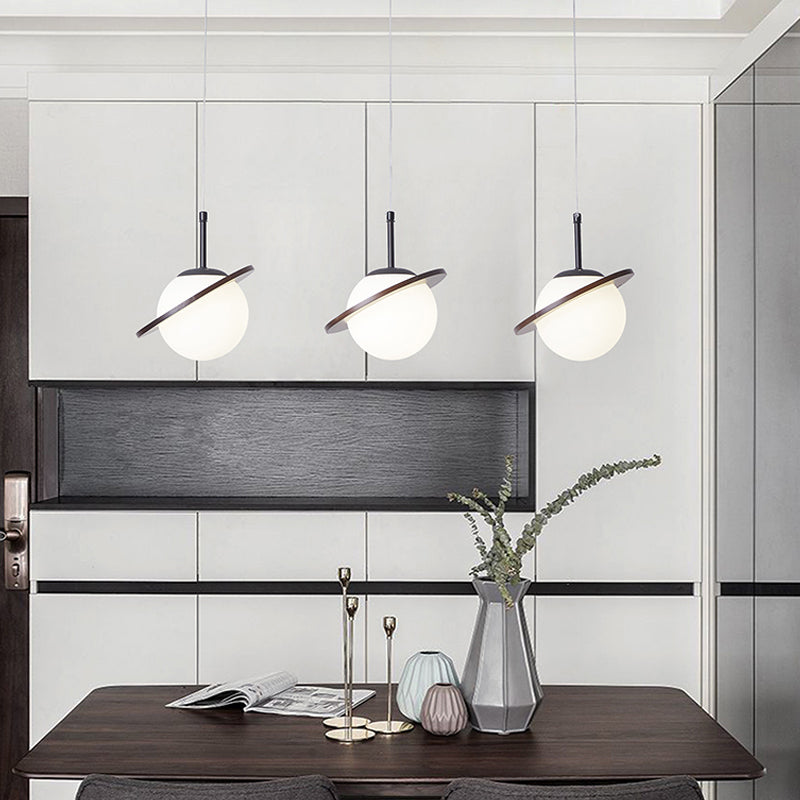 Houten hangende verlichtingsarmaturen Globe Noordse suspensielamp met witte glazen schaduw