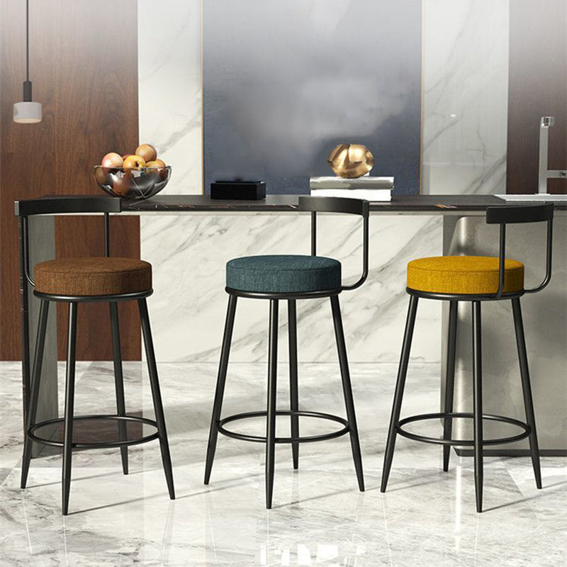 Taburete de bar tapizado moderno, taburete de bar sin brazos de metal con 4 patas para interior (juego de 4)