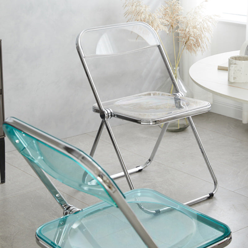 Les chaises latérales en plastique pliantes de conception industrielle ouvrent la chaise latérale de salle à manger arrière