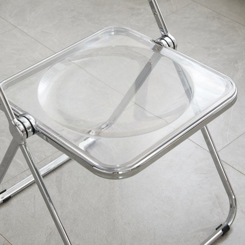 Les chaises latérales en plastique pliantes de conception industrielle ouvrent la chaise latérale de salle à manger arrière