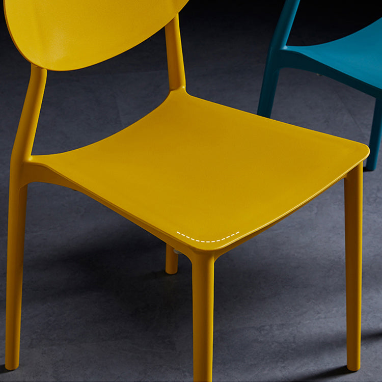 Moderne plastic eetkamerstoel stacking eetarmloze stoel voor restaurantgebruik