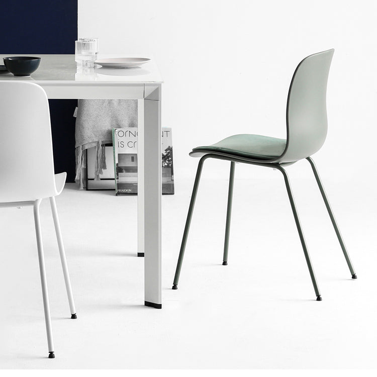 Silla de comedor moderna sin brazos Silla de comedor de plástico para uso en restaurantes
