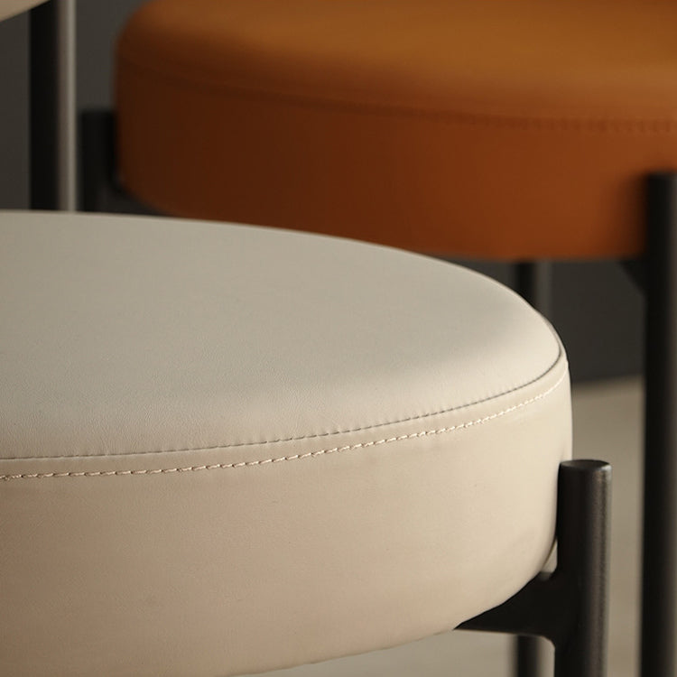 Silla lateral con respaldo abierto para restaurante moderno, silla de comedor de cuero PU con patas negras