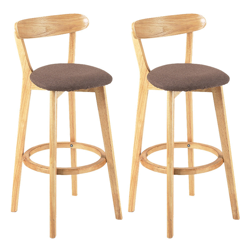 Moderner skandinavischer 27,95-Barhocker mit rundem Sitz und Holzsockel