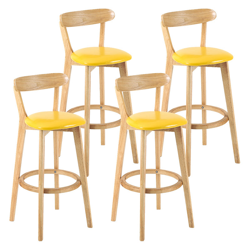 Moderner skandinavischer 27,95-Barhocker mit rundem Sitz und Holzsockel