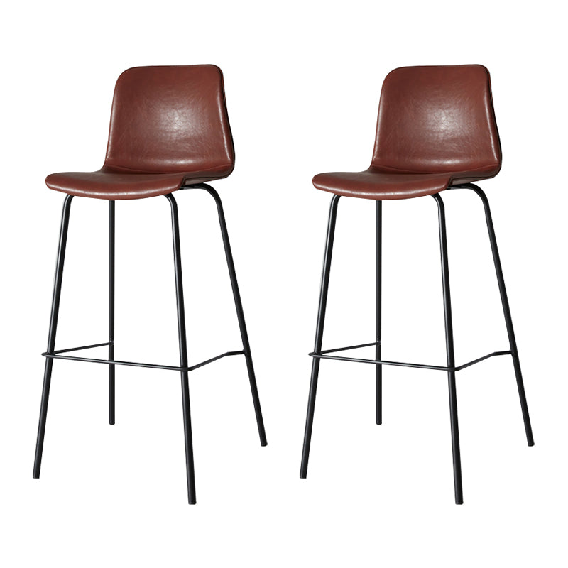 Taburete de bar de cuero interior moderno con reposapiés y respaldo bajo
