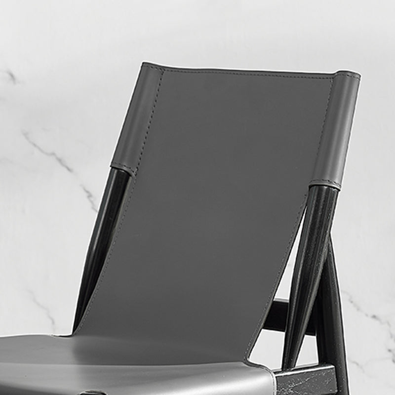 Silla de comedor marrón de cuero de silla lateral con respaldo sólido de restaurante de estilo diseñador