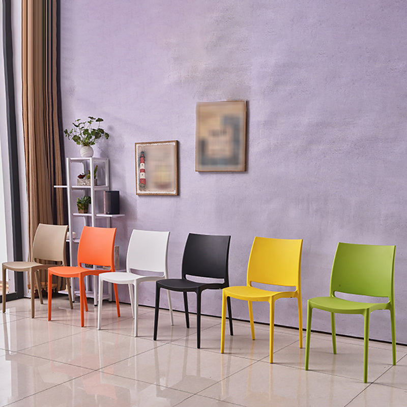 Silla lateral de comedor escandinava sin brazos con respaldo abierto Sillas laterales de comedor de plástico