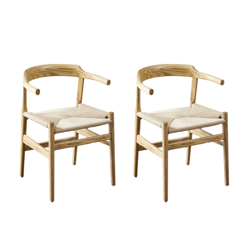 El brazo del estilo moderno que cena las sillas de fresno abre los sillones caseros con las piernas de madera