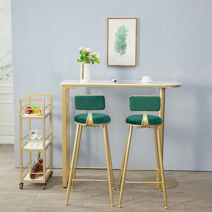 Tavolo da bar in glam in finta pub in marmo in finto tavolo da pranzo in ferro con doppio piedistallo