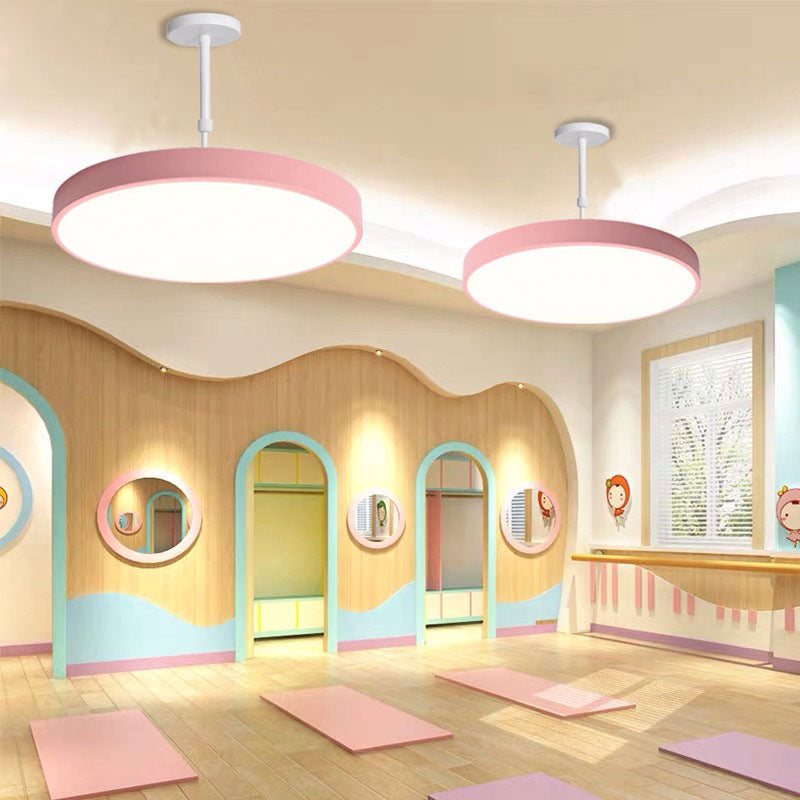 Mehrfarbige runde LED -Anhänger -Beleuchtungs -Leuchten -Makkaron -Metall -Makkaron -Hängebangußenlampe