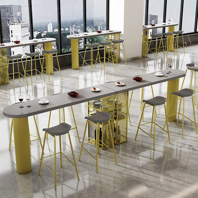 Mesa contemporánea de la barra de madera de pino Forma gratis Mesa de vinos para el patio