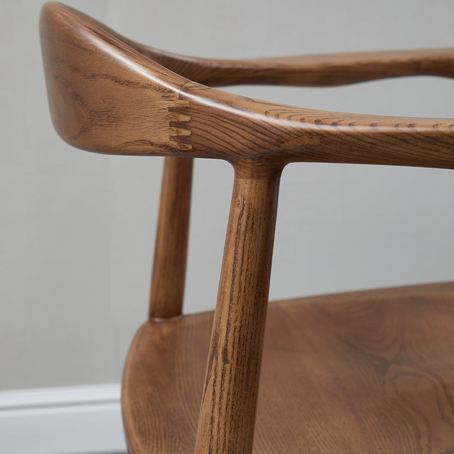 Sillas de comedor con brazo de fresno tradicional, sillones caseros con parte trasera abierta de madera maciza