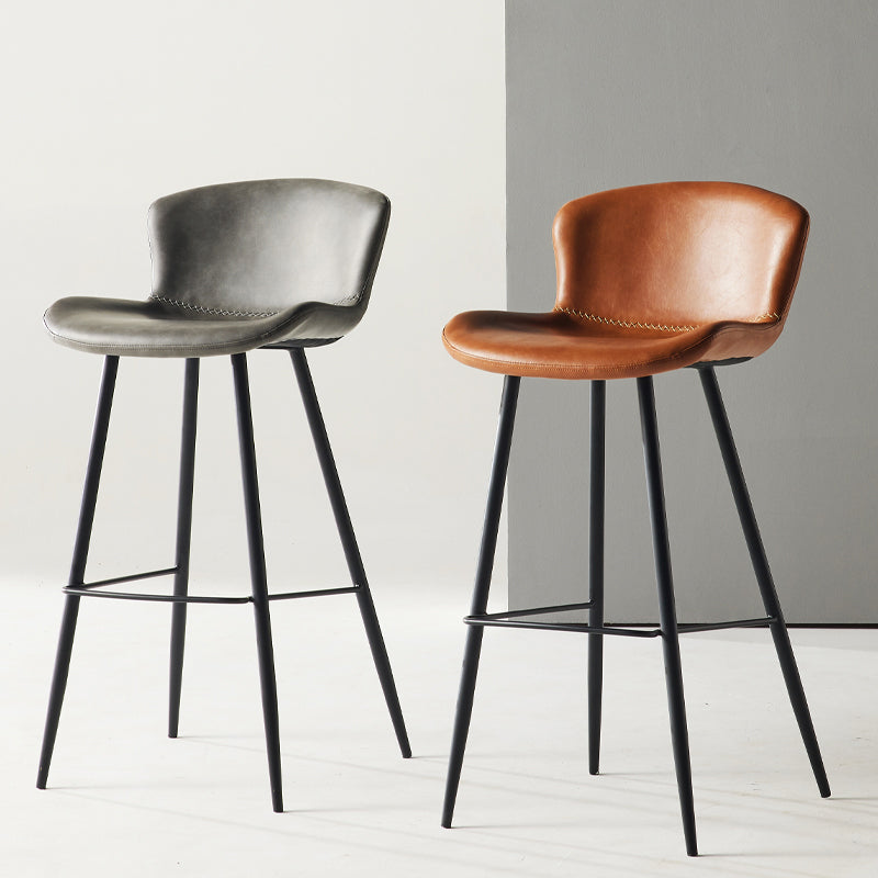 Moderner Barhocker mit Metallgestell und Kunstledersitz für die Küche