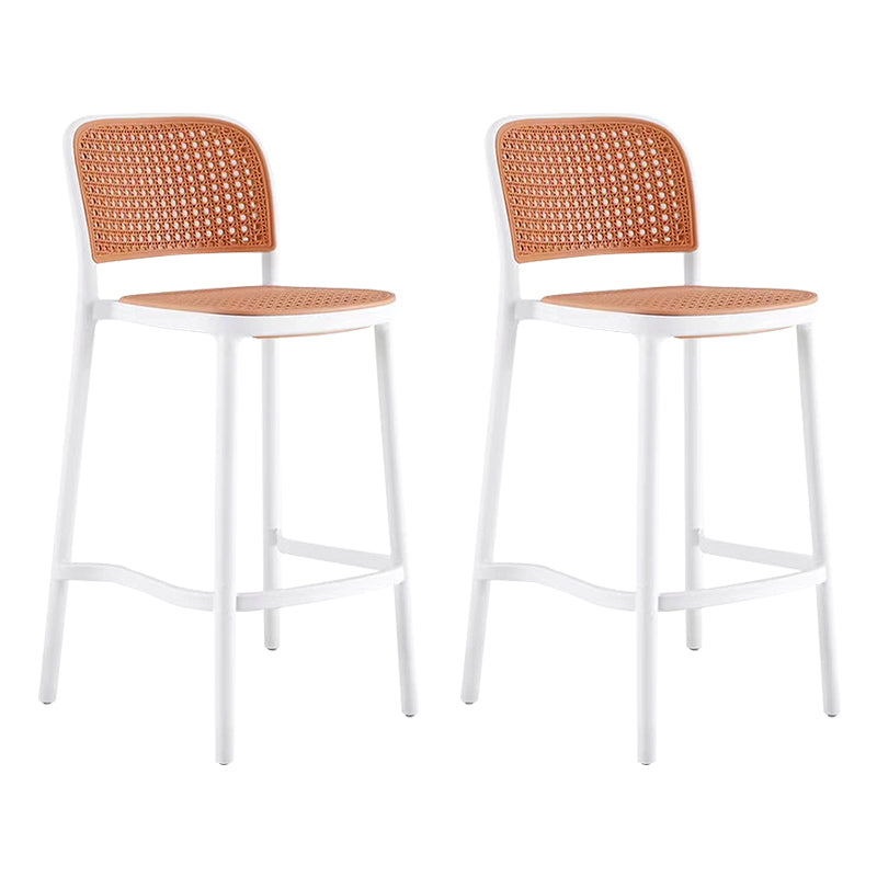 Barre de dossier et tabouret de comptoir