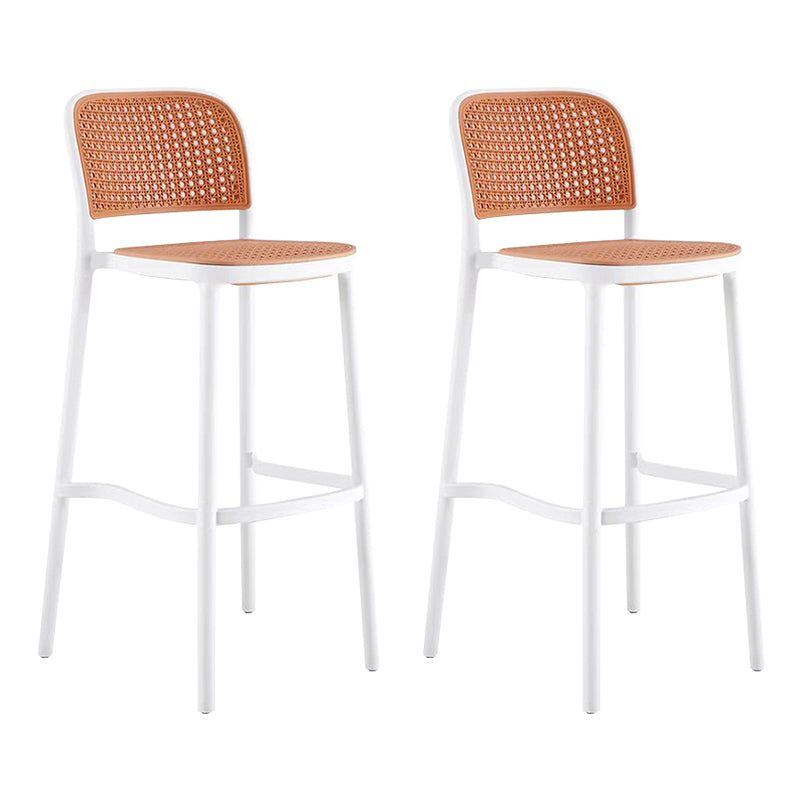 Barre de dossier et tabouret de comptoir