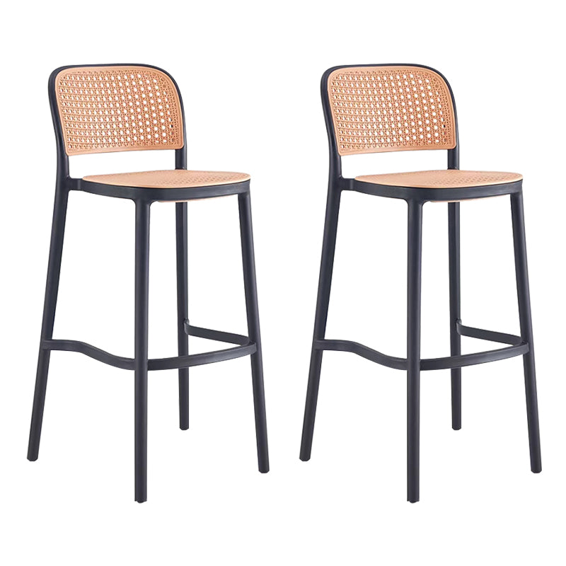 Barre de dossier et tabouret de comptoir