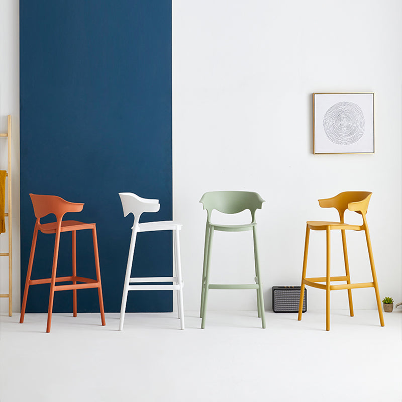 Taburete de bar con asientos de plástico de estilo nórdico, taburete de bar colorido con respaldo de 4 patas (juego de 2)