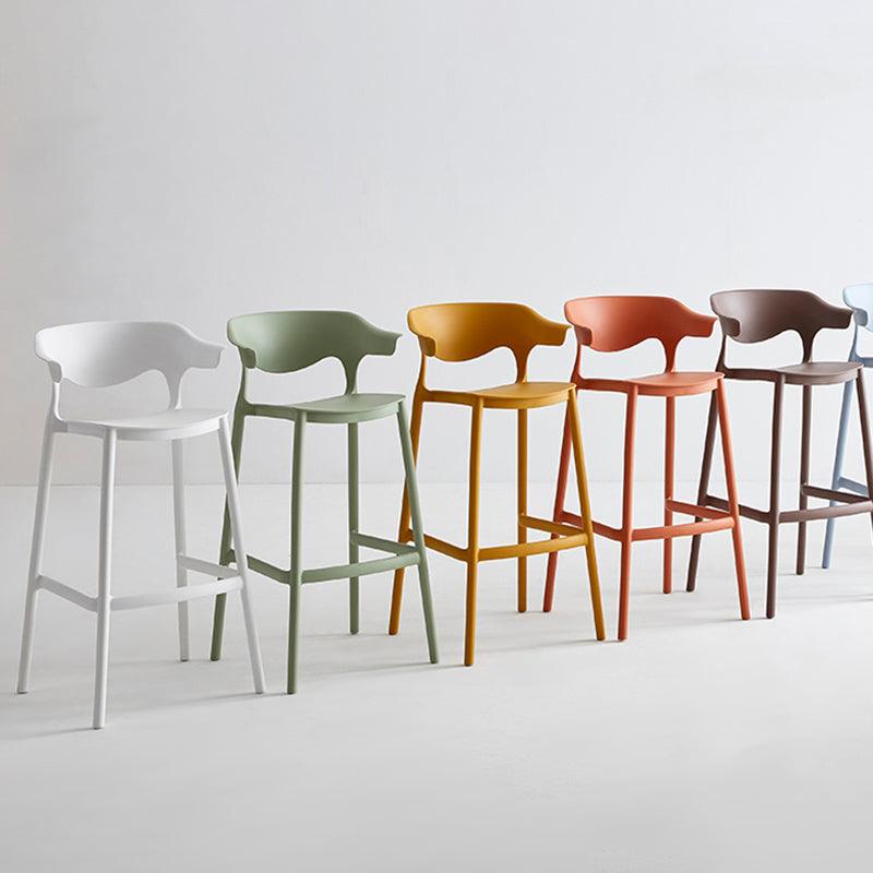Taburete de bar con asientos de plástico de estilo nórdico, taburete de bar colorido con respaldo de 4 patas (juego de 2)