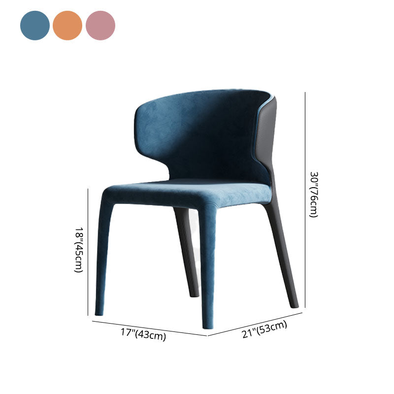 Sillones de comedor de cuero tapizados con brazos con respaldo y patas de metal
