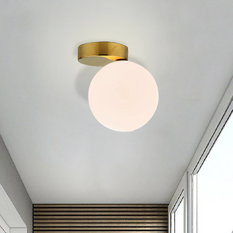 Plafonnier globe en verre blanc, luminaire nordique à 1 ampoule, finition dorée