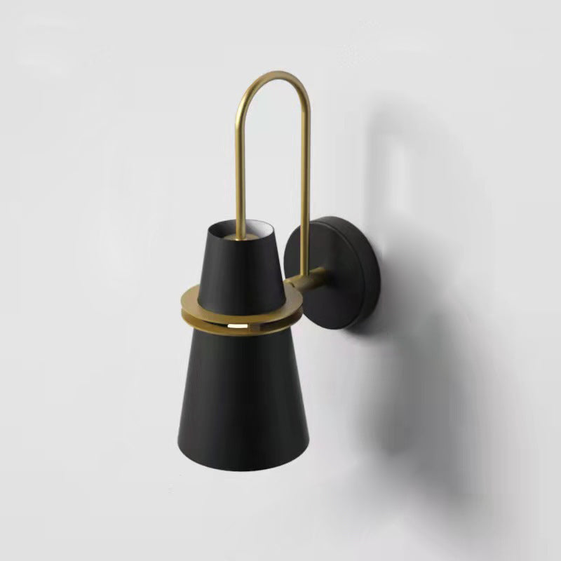 Bunte moderne Stil Wandleuchte Hornform 1 leichte Wandleuchte für Schlafzimmer