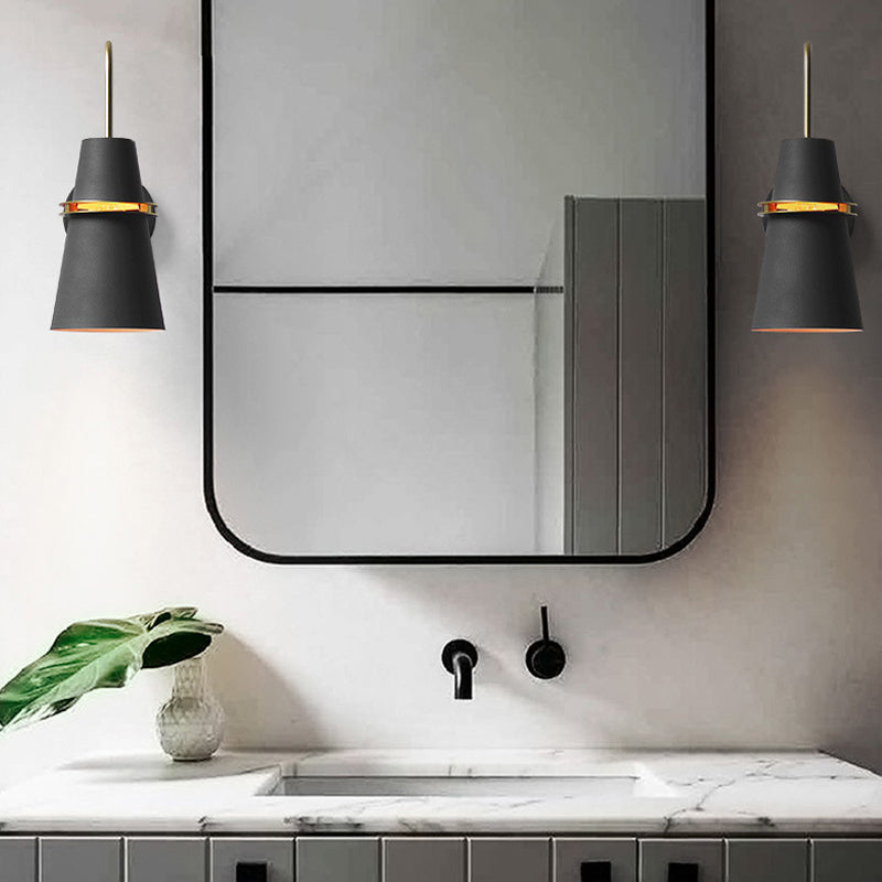 Bunte moderne Stil Wandleuchte Hornform 1 leichte Wandleuchte für Schlafzimmer