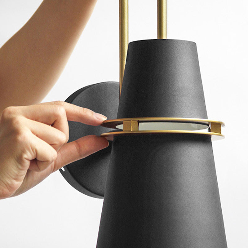 Bunte moderne Stil Wandleuchte Hornform 1 leichte Wandleuchte für Schlafzimmer