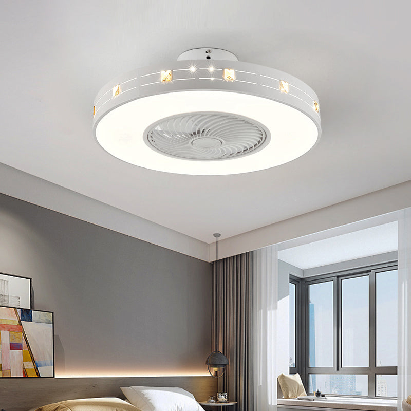 Lampada a ventola del soffitto in metallo nordico a filo arrotondato con lama di ventola di plastica