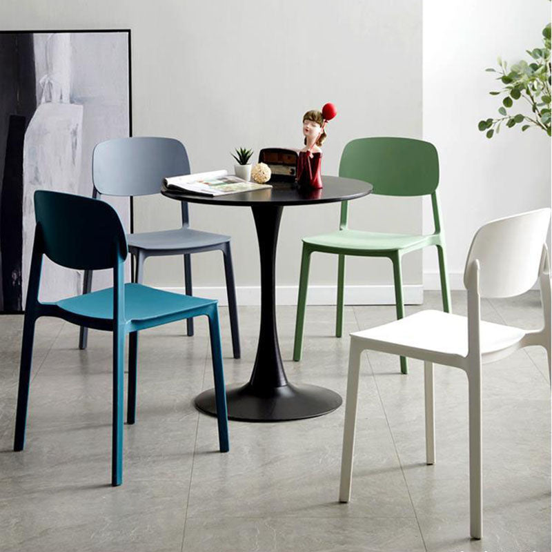 Silla lateral de comedor con respaldo abierto contemporáneo, sillas sin brazos de comedor de plástico para el hogar