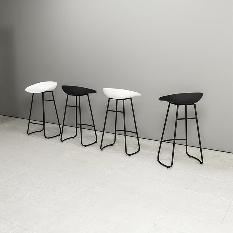 Simple Iron Low Back Barstool Nordic Indoor Tall Stool with Bucket Seat